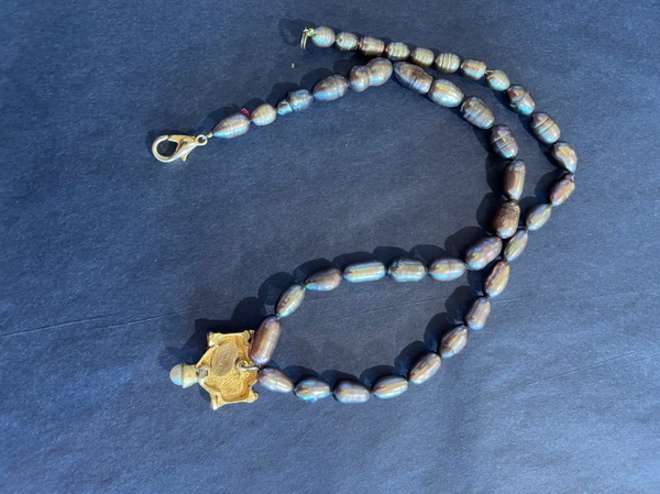 Vintage Fresh Water Pearl Necklace with Gold Tone Pendant