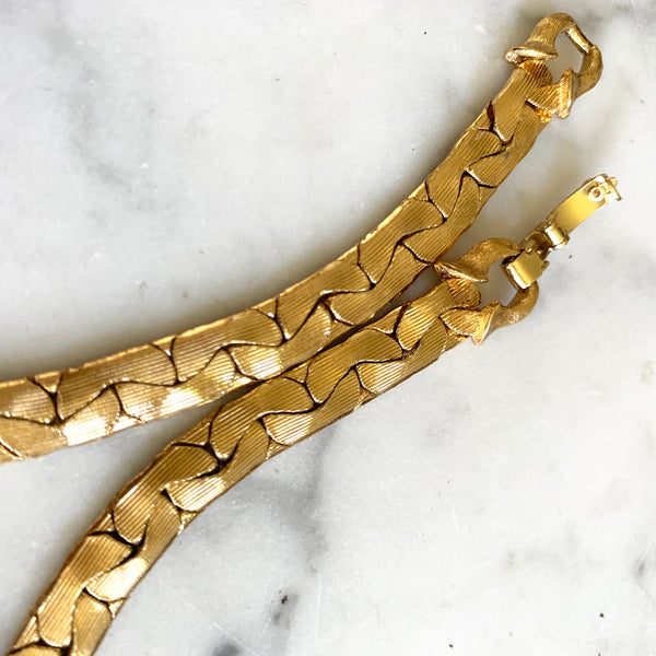 17" Vintage 1980s Monet Gold Tone Linked Necklace